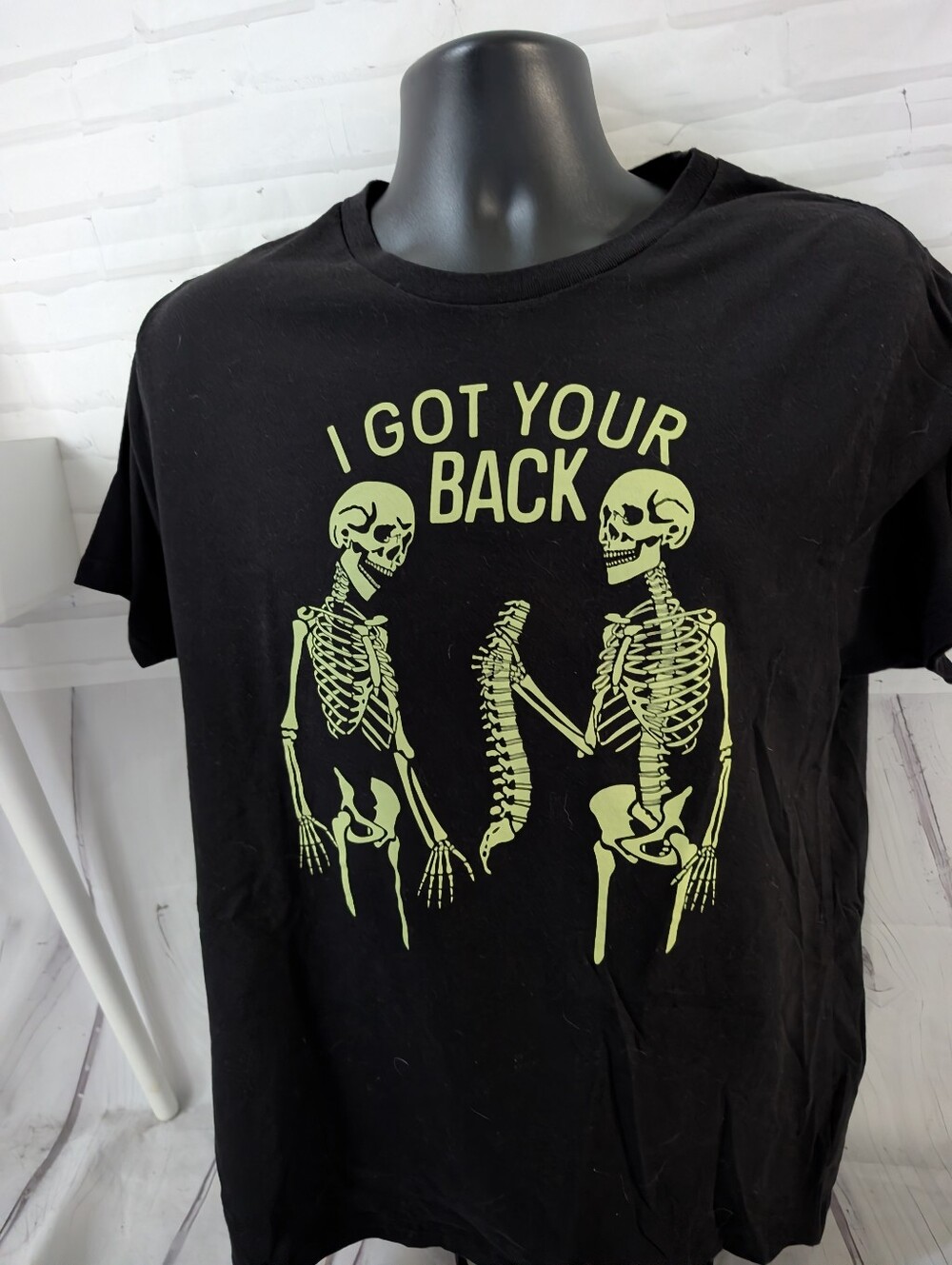 Celebrate Halloween -I Got Your Back Black Graphic Tee Gender Neutral